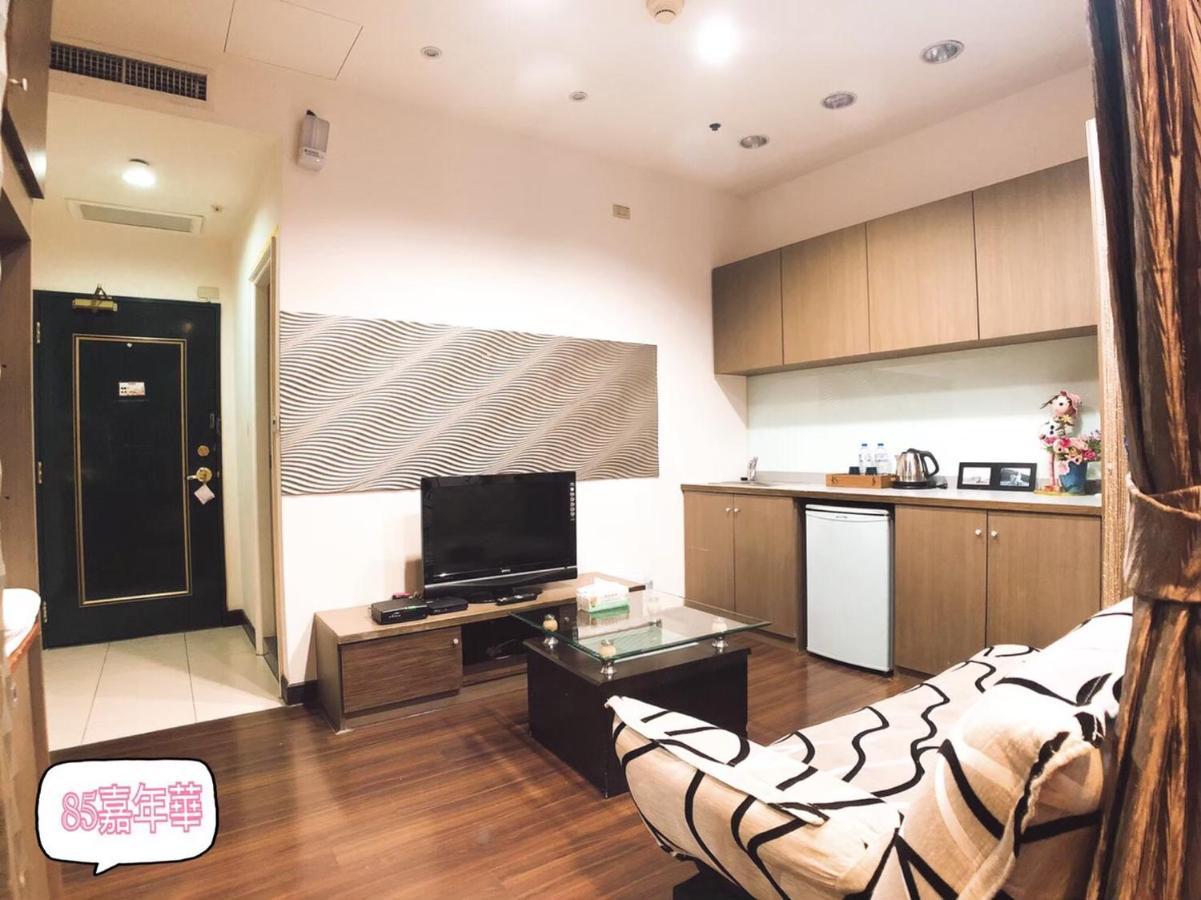 85 Carnival Apartment Kaohsiung Exterior foto