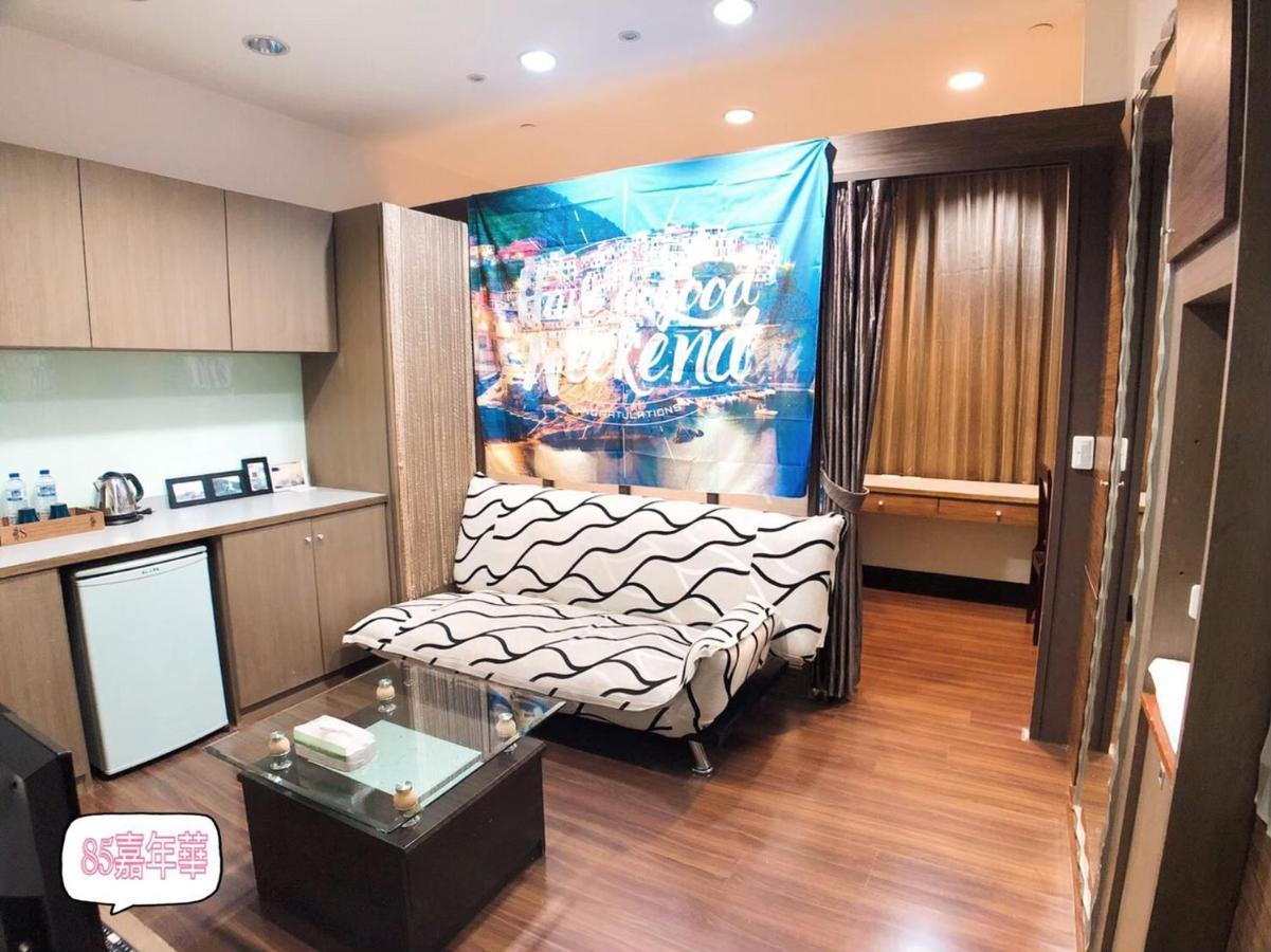 85 Carnival Apartment Kaohsiung Exterior foto