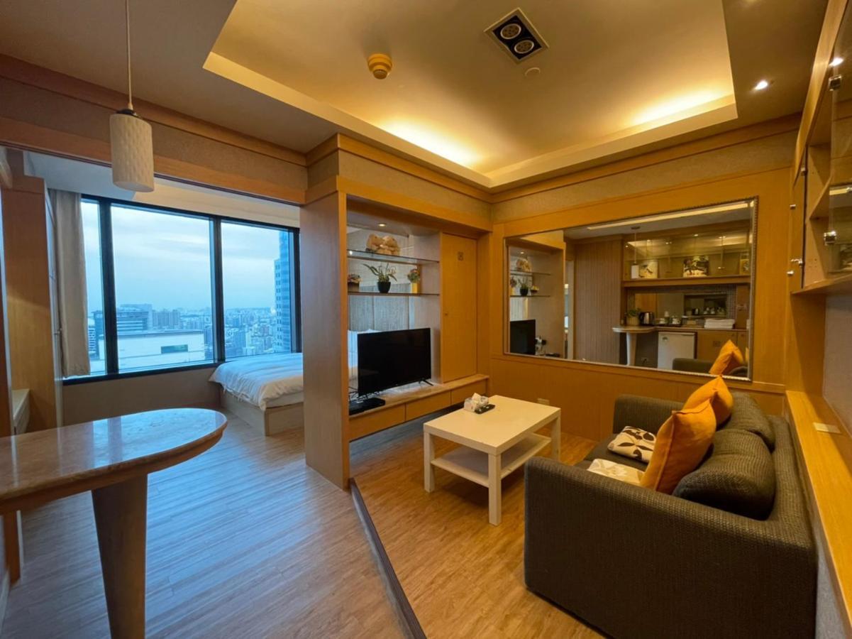 85 Carnival Apartment Kaohsiung Exterior foto