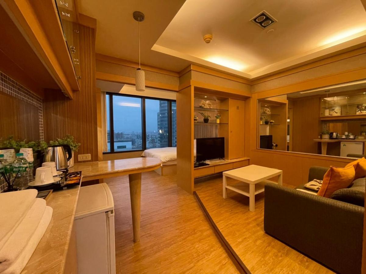 85 Carnival Apartment Kaohsiung Exterior foto