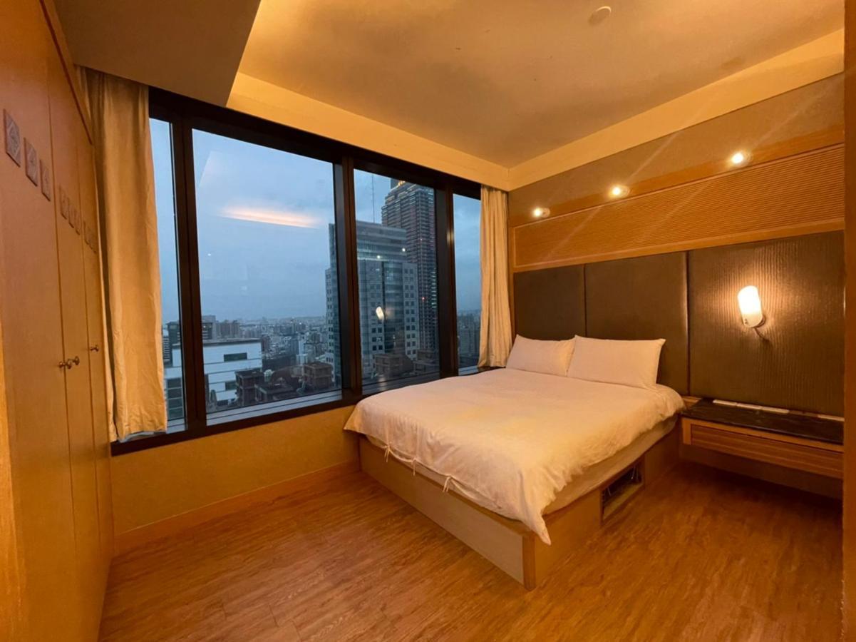 85 Carnival Apartment Kaohsiung Exterior foto