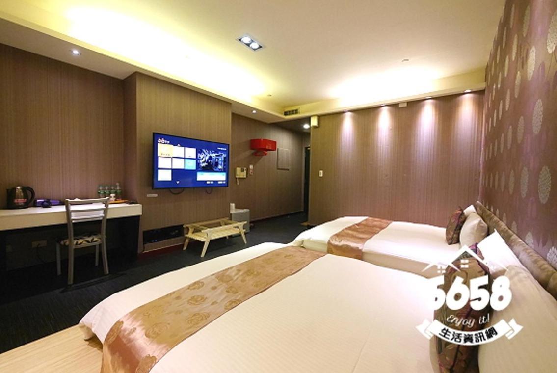 85 Carnival Apartment Kaohsiung Exterior foto